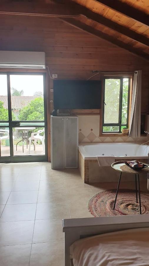 Sharvit Hakesem Villa Livnim Bagian luar foto